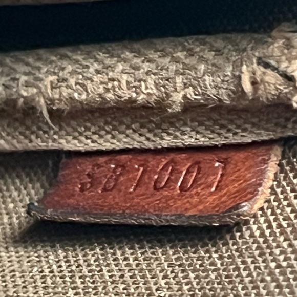 Vintage Authentic Louis Vuitton pochette - Picture 15 of 17